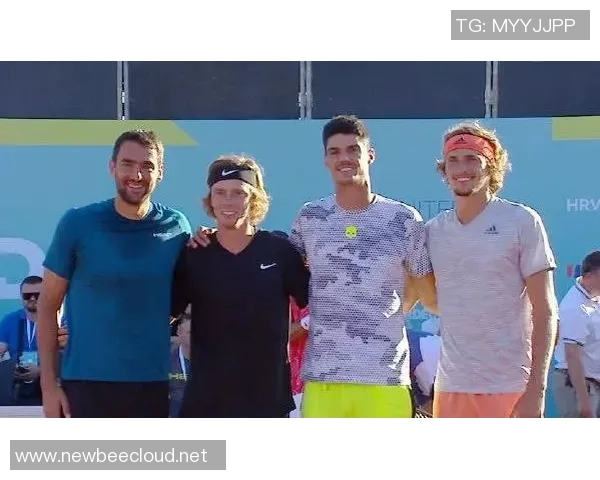 重摔伤退！队记：约维奇的X光检查结果呈阴性 他将在明天接受MRI